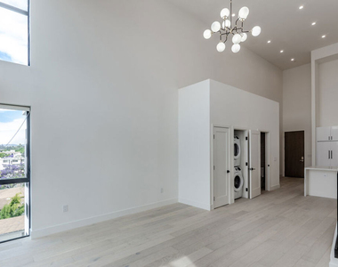 105 S Doheny Drive - Photo Thumbnail 12