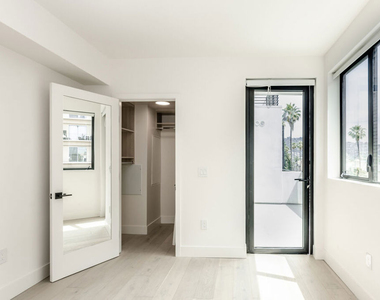 105 S Doheny Drive - Photo Thumbnail 21