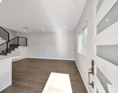 4239 Halldale Avenue - Photo Thumbnail 4