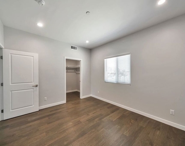4239 Halldale Avenue - Photo Thumbnail 9