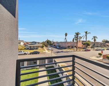4239 Halldale Avenue - Photo Thumbnail 13