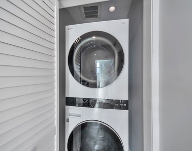 4239 Halldale Avenue - Photo Thumbnail 10