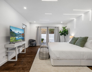 9596 Shirley Lane - Photo Thumbnail 20