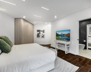 9596 Shirley Lane - Photo Thumbnail 21