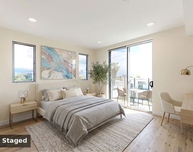 1143 Glenville Drive - Photo Thumbnail 9