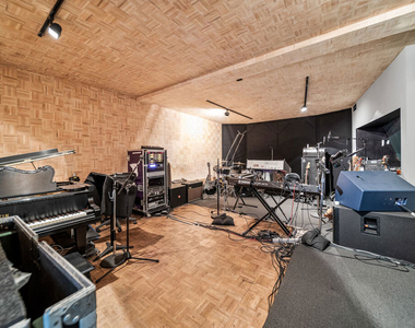 816 Seward Street - Photo Thumbnail 9