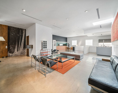 816 Seward Street - Photo Thumbnail 13