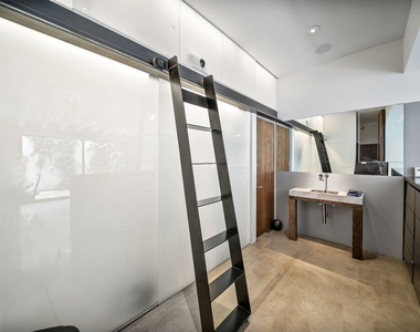 816 Seward Street - Photo Thumbnail 26
