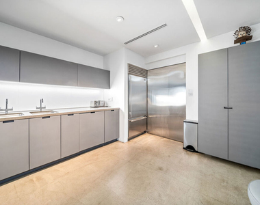 816 Seward Street - Photo Thumbnail 18