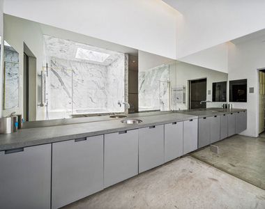 816 Seward Street - Photo Thumbnail 25