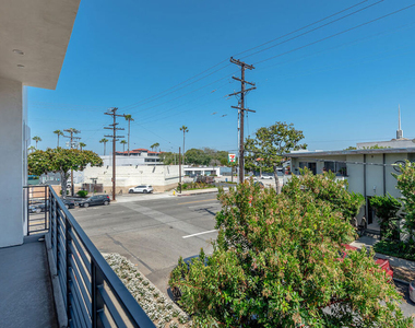4095 Sawtelle Boulevard - Photo Thumbnail 23
