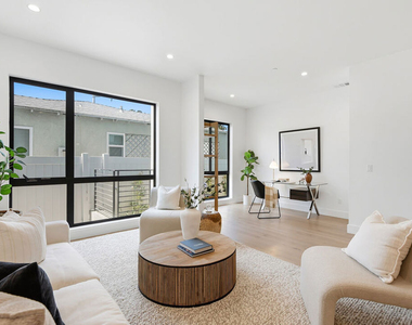 4095 Sawtelle Boulevard - Photo Thumbnail 13