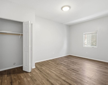 171 E 35th Street - Photo Thumbnail 13