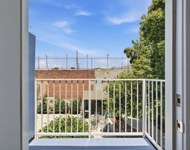 171 E 35th Street - Photo Thumbnail 20