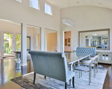 14445 Mulholland Drive - Photo Thumbnail 10