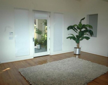14445 Mulholland Drive - Photo Thumbnail 9