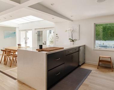 712 San Lorenzo Street - Photo Thumbnail 8