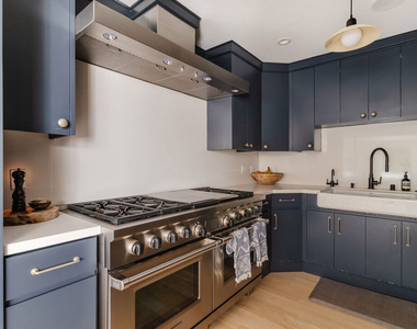 712 San Lorenzo Street - Photo Thumbnail 11