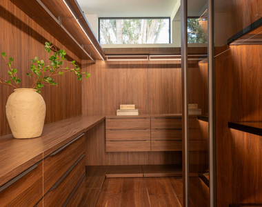 12752 Mulholland Drive - Photo Thumbnail 25