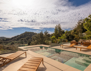 12752 Mulholland Drive - Photo Thumbnail 20