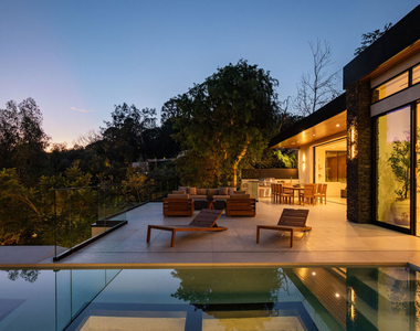 12752 Mulholland Drive - Photo Thumbnail 55
