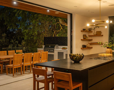 12752 Mulholland Drive - Photo Thumbnail 54