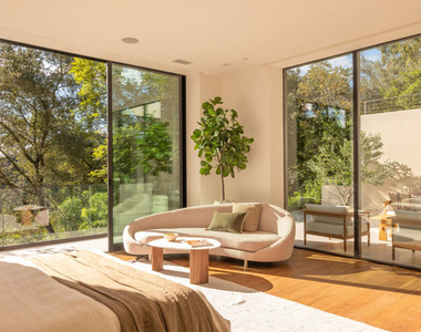 12752 Mulholland Drive - Photo Thumbnail 32