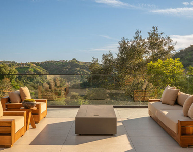 12752 Mulholland Drive - Photo Thumbnail 17