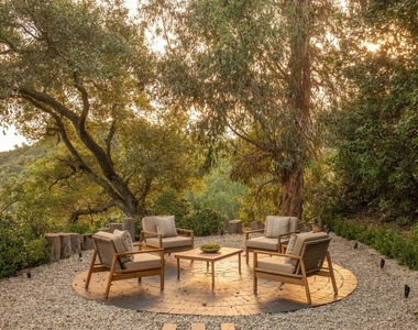 12752 Mulholland Drive - Photo Thumbnail 36