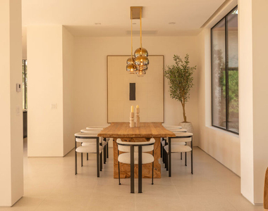 12752 Mulholland Drive - Photo Thumbnail 4