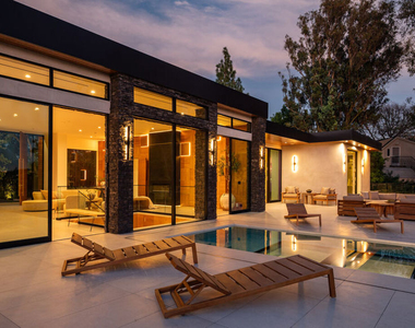 12752 Mulholland Drive - Photo Thumbnail 56