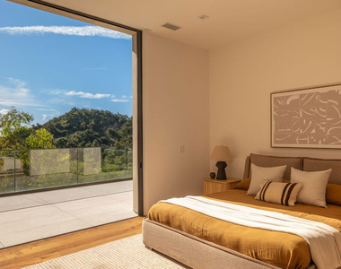 12752 Mulholland Drive - Photo Thumbnail 41