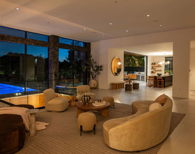 12752 Mulholland Drive - Photo Thumbnail 52