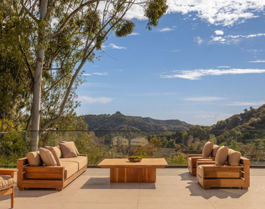 12752 Mulholland Drive - Photo Thumbnail 22