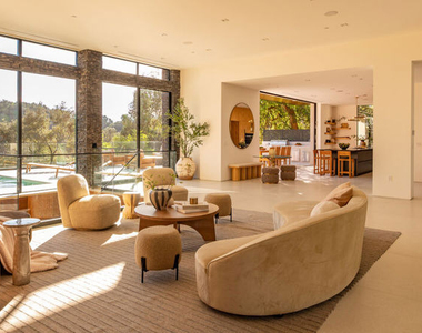 12752 Mulholland Drive - Photo Thumbnail 3