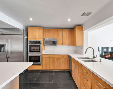 5890 Fairhaven Avenue - Photo Thumbnail 4