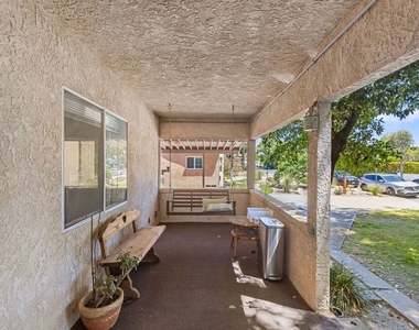 5723 Stansbury Avenue - Photo Thumbnail 3