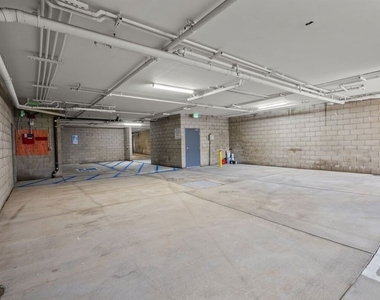 5114 Cahuenga Blvd - Photo Thumbnail 15