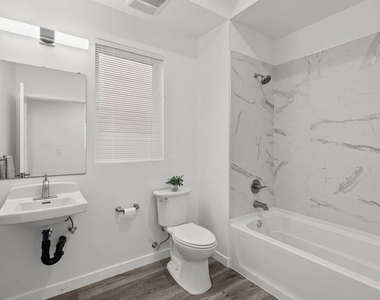 5114 Cahuenga Blvd - Photo Thumbnail 14