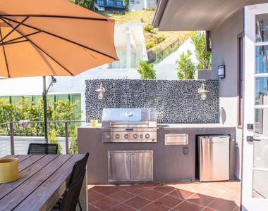 8655 Hillside Avenue - Photo Thumbnail 22