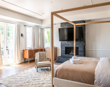 8655 Hillside Avenue - Photo Thumbnail 9
