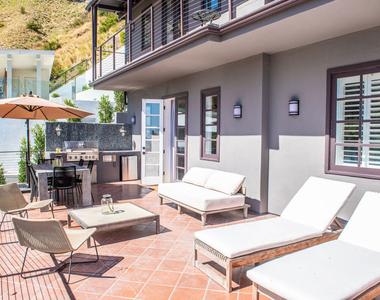 8655 Hillside Avenue - Photo Thumbnail 21