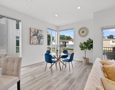 5114 Cahuenga Boulevard - Photo Thumbnail 5