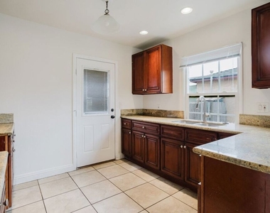 5917 Bartmus Street - Photo Thumbnail 9