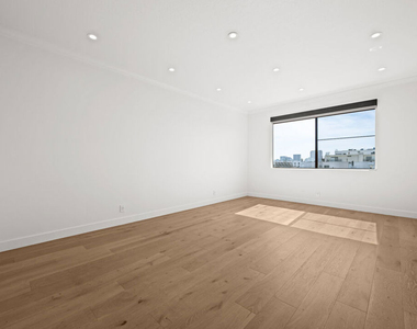 106 N Croft Avenue - Photo Thumbnail 25