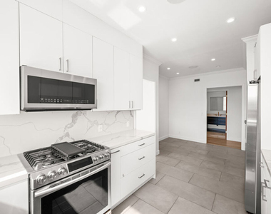 106 N Croft Avenue - Photo Thumbnail 14