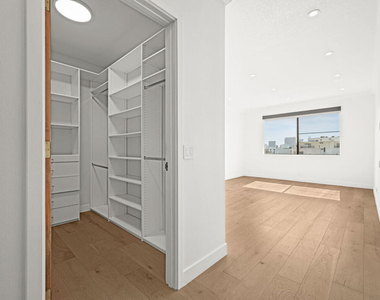 106 N Croft Avenue - Photo Thumbnail 20