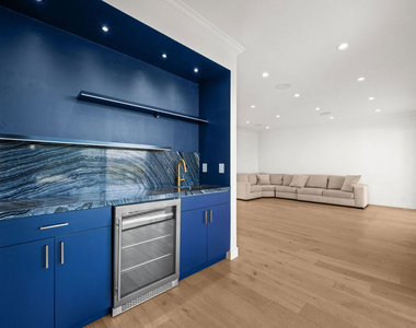 106 N Croft Avenue - Photo Thumbnail 9