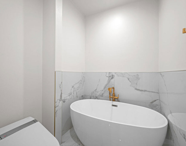 106 N Croft Avenue - Photo Thumbnail 31