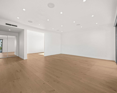 106 N Croft Avenue - Photo Thumbnail 10